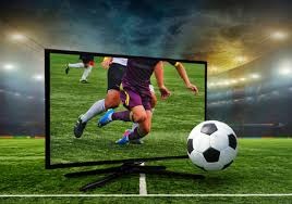 为什么外野手在判断深远飞球时需要通过听觉来辅助判断球的击球力度