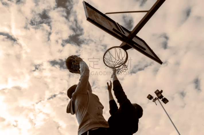 [天下足球]莱万破门 巴塞罗那战胜西班牙人