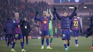 广州小学生观战轮椅篮球赛为运动员加油